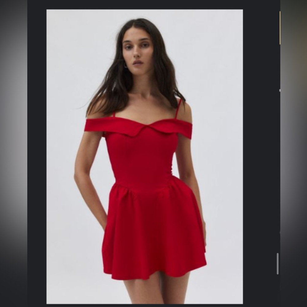NWT Kimchi Blue Beatrice Off-The-Shoulder Mini Dress – Size Large (Red) 🌹